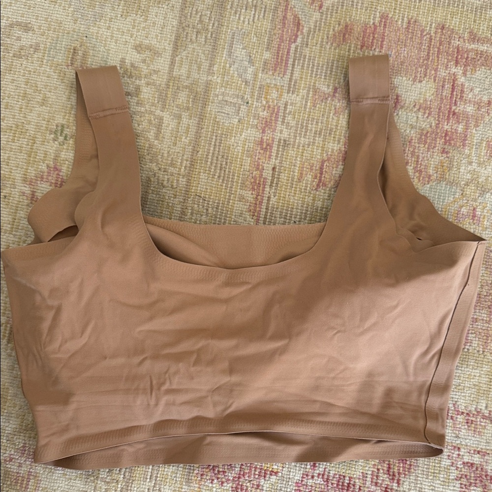 SKIMS Women's Brown Seamless Bra - Picture 3 of 4